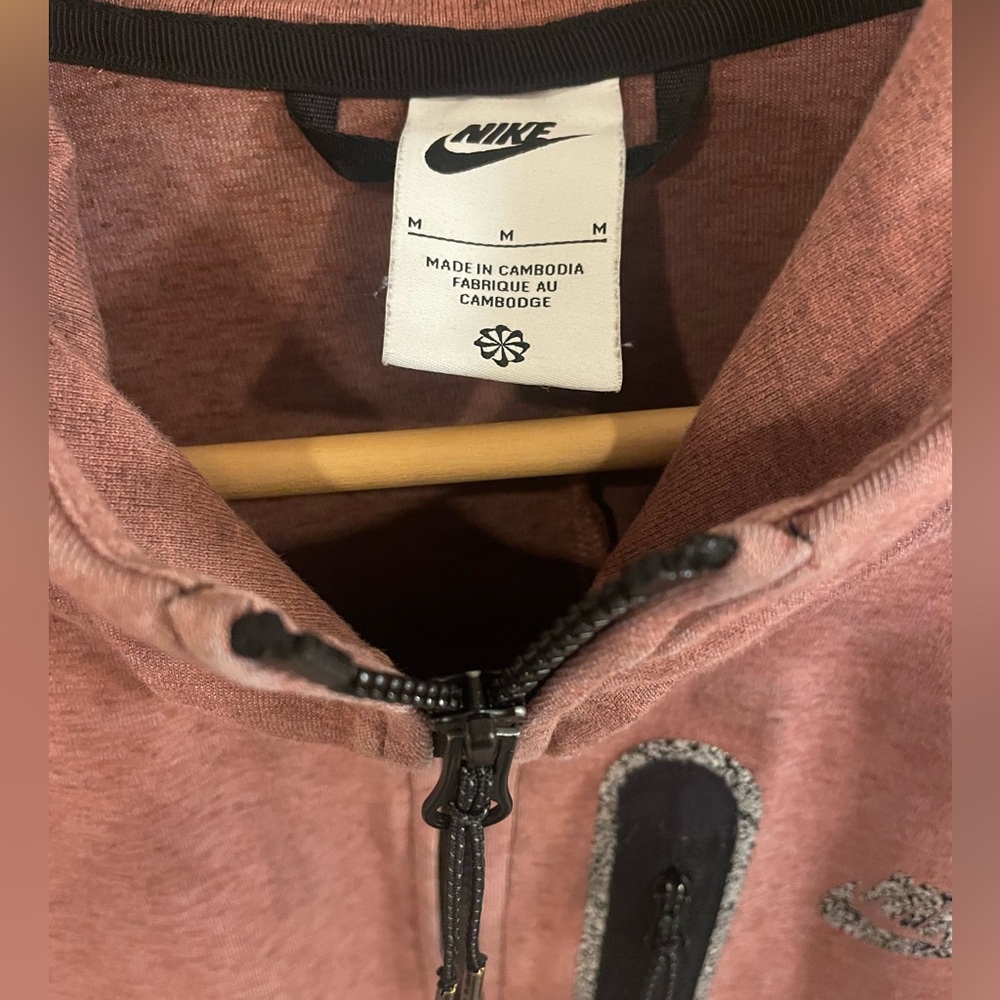 NIKE tech zip up jacket